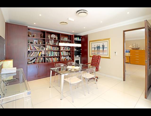 140M² OFFICE TO LET IN VICTORY PARK